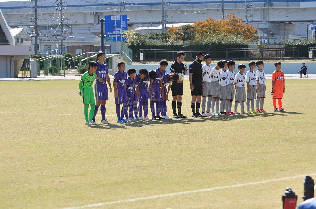 第４５回全日本少年サッカー大会　サンフレ　VS　CAVATINA！試合模様１！