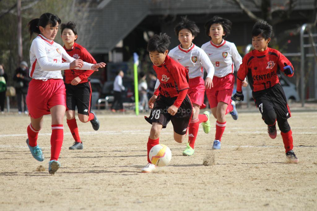 優勝　【セントラル】　決勝での激闘を制す　中区小学生サッカー大会