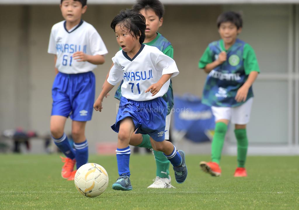 中筋 vs 皆実 広島市スポーツ少年団4年生サッカー大会