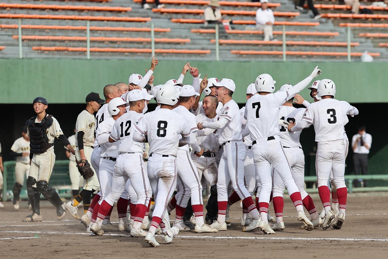 優勝は広陵に決定。決勝でサヨナラ勝ち。【高校野球秋季大会】
